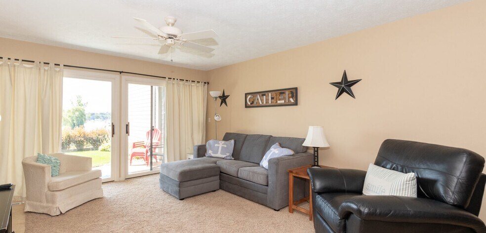 Building Photo - 230 Oak St