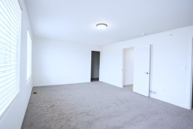 Building Photo - 1241 Gillespie Ln