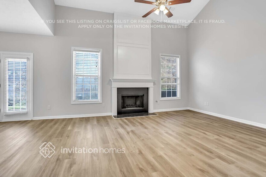 Building Photo - 1230 Everwood Dr SW