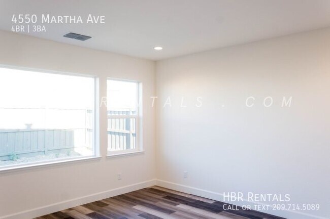 Building Photo - 4550 Martha Ave