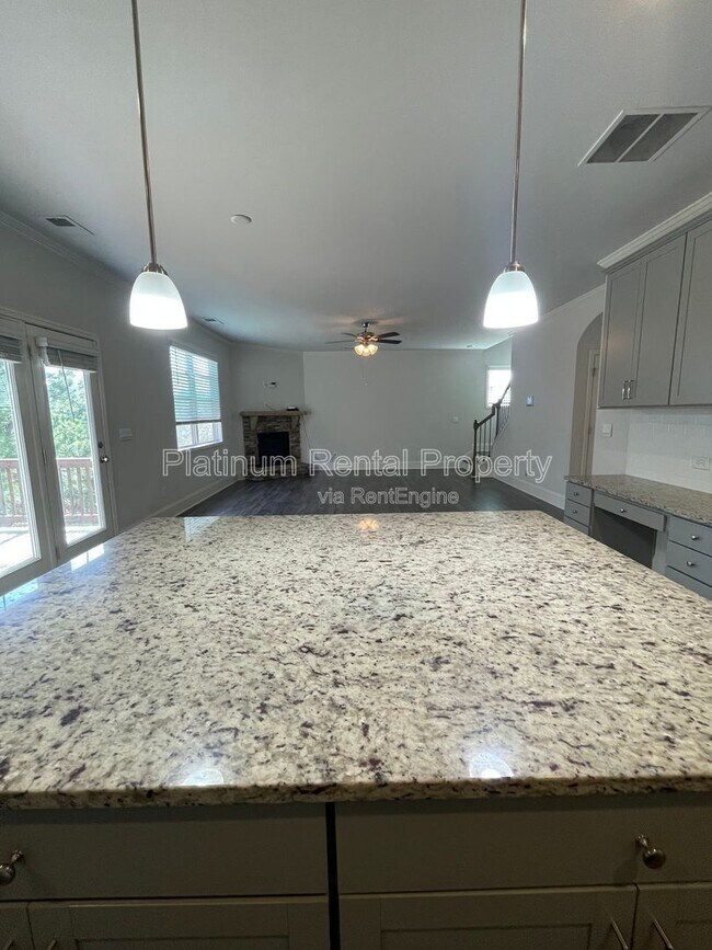 Building Photo - 1616 Chancery Ln