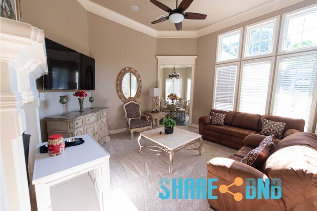 Building Photo - 48 Dartmouth Dr