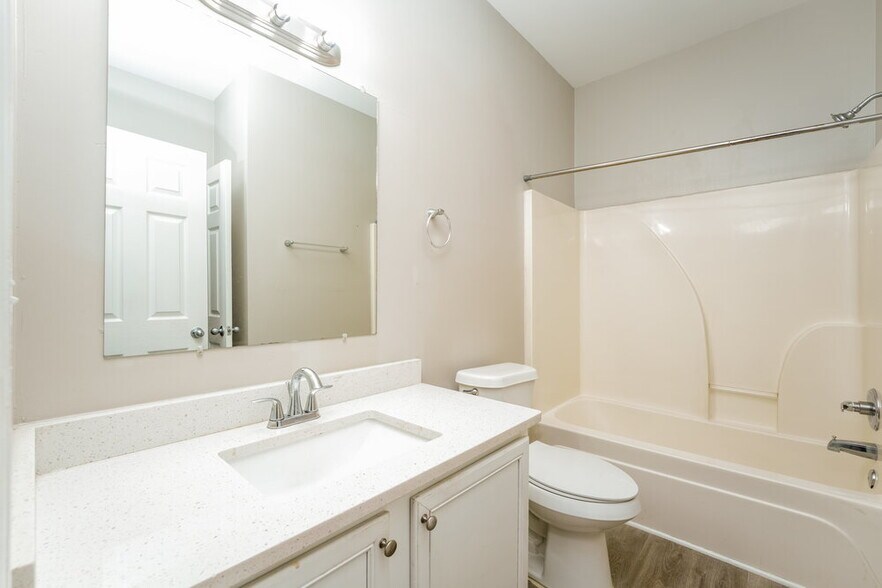 Building Photo - 65 Stephanie Ln