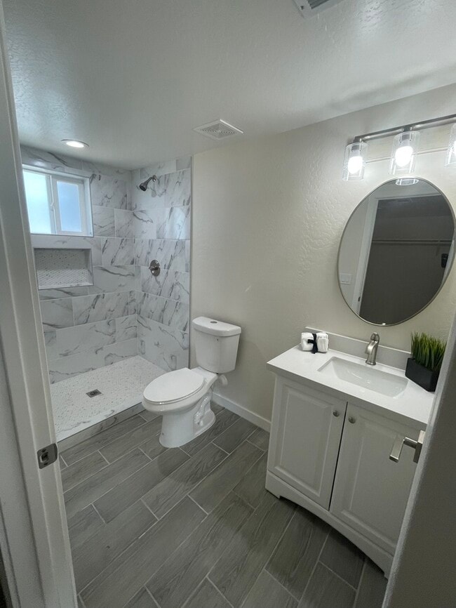 Building Photo - REUDUCED PRICE - Fully Remodeled in Arcadi...