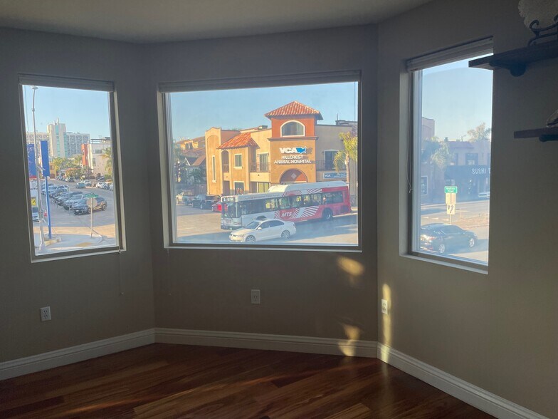 Building Photo - 3972 Albatross St