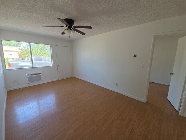 Building Photo - L. Street Duplex