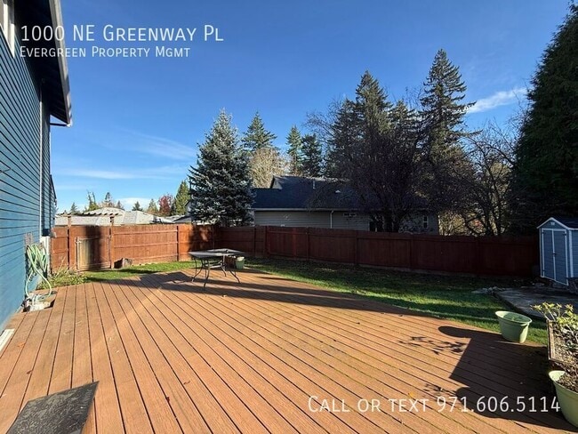 Building Photo - 1000 NE Greenway Pl