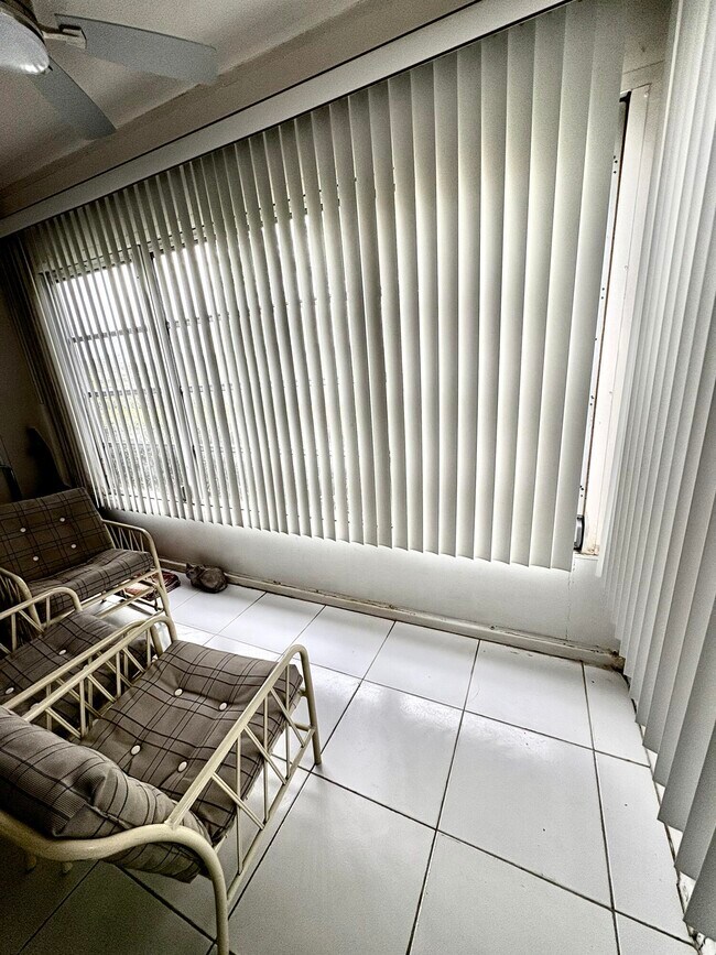 Building Photo - 98 Stratford H