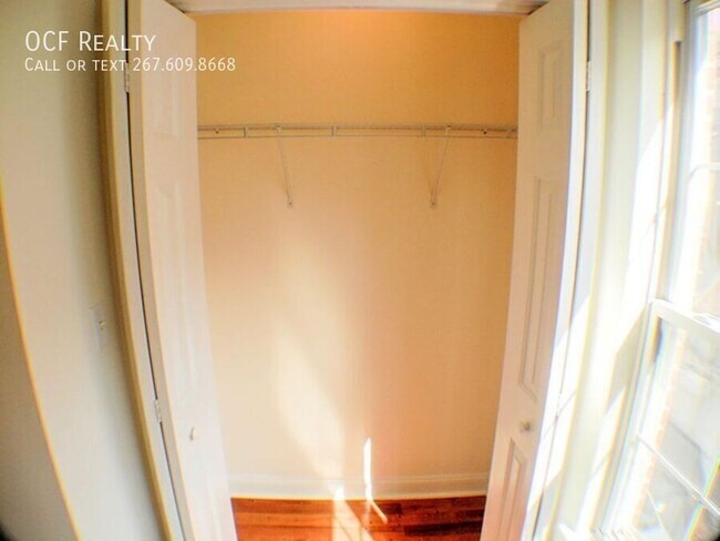 Building Photo - 1006 S Cleveland St