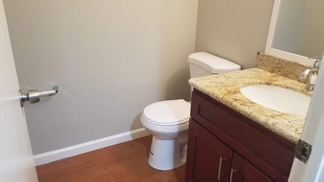 Building Photo - REMODELED 2-storey TOWNHOME between McKee and Jackson in North San Jose area.  The rent is $3950....