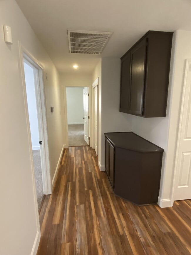 Building Photo - 4 Bed, 2 Bath beautiful home with pool