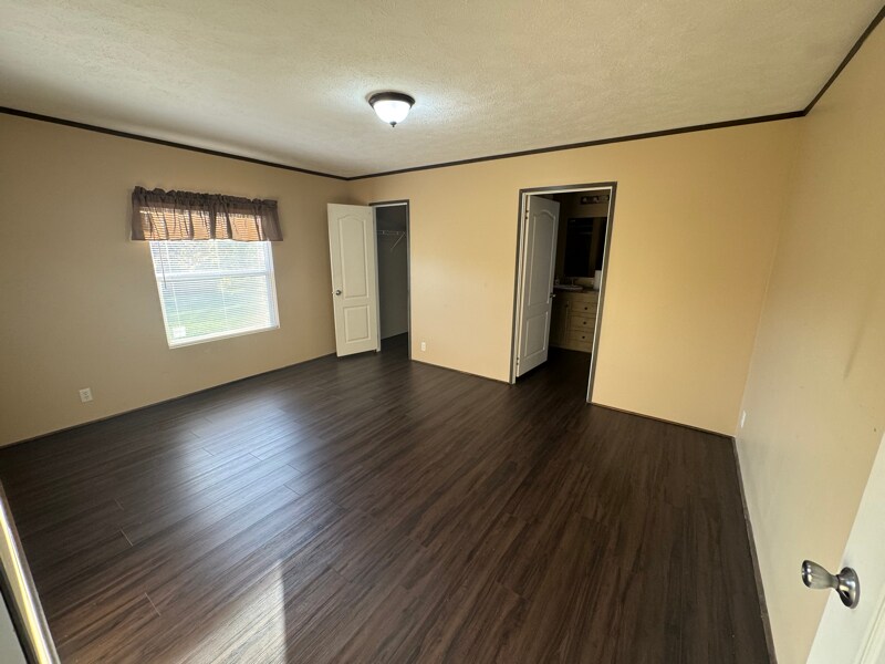 Building Photo - 1926 Wilsonville Rd