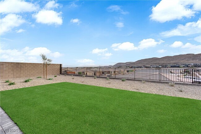 Building Photo - 11079 Rolling Vista Dr