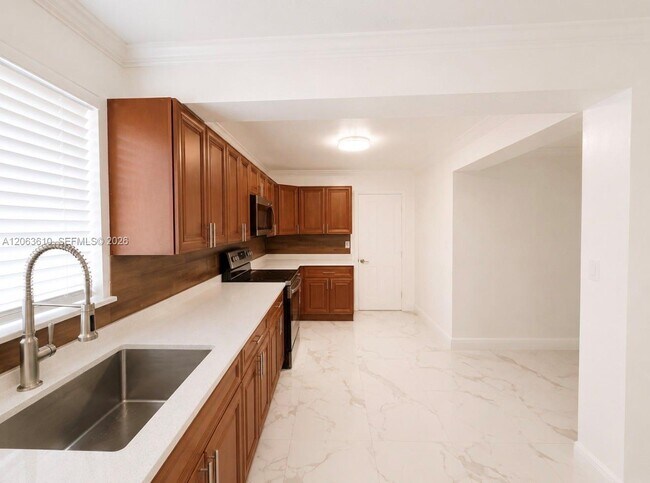Building Photo - 6049 SW 39th St