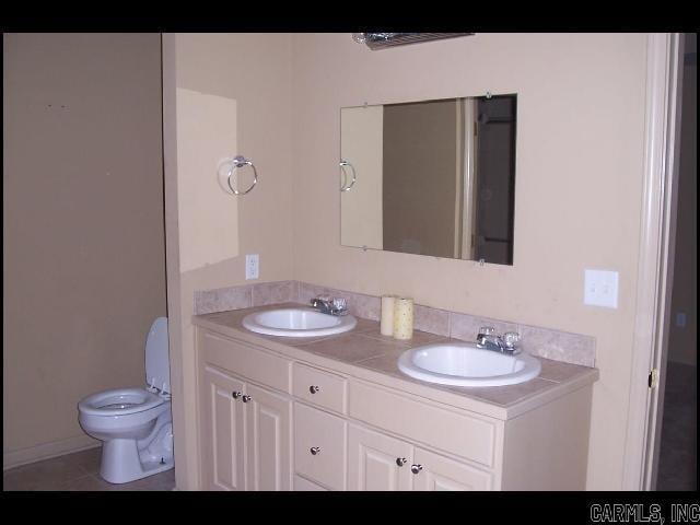 Building Photo - 455 Wisteria Dr