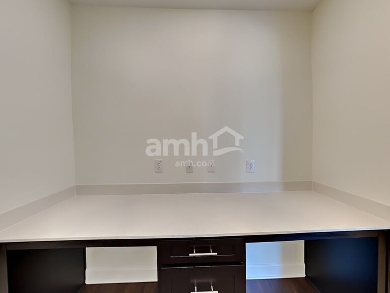 Building Photo - 33817 Widman Way