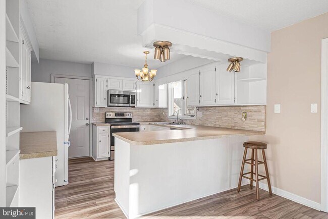 Building Photo - 521 Harbor Rd