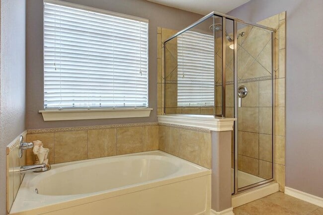 Building Photo - 408 Island Oak Dr