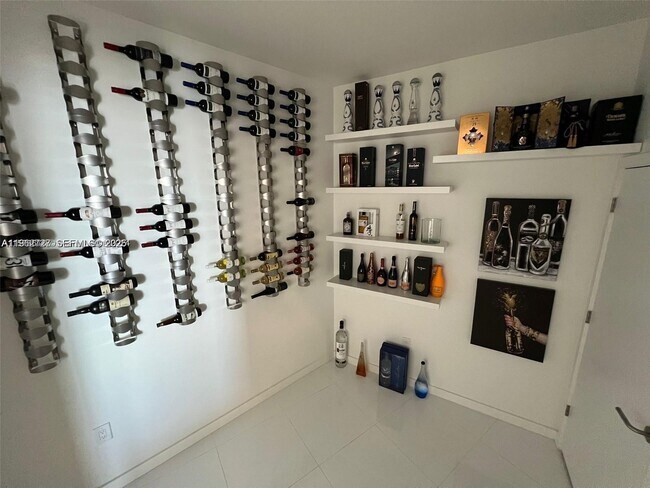 Building Photo - 851 NE 1st Ave