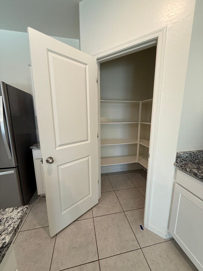 Building Photo - Spacious 5 bed 4.5 bath home in Florence, AZ!