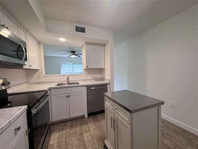 Building Photo - 1258 Barbara Dr