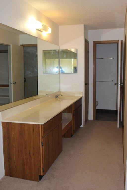 Building Photo - Newtown Meadows - Two bedroom, two bath to...