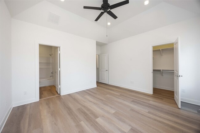 Building Photo - 5117 Briscoe St