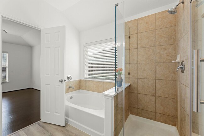 Building Photo - 25118 Hazel Ranch Dr