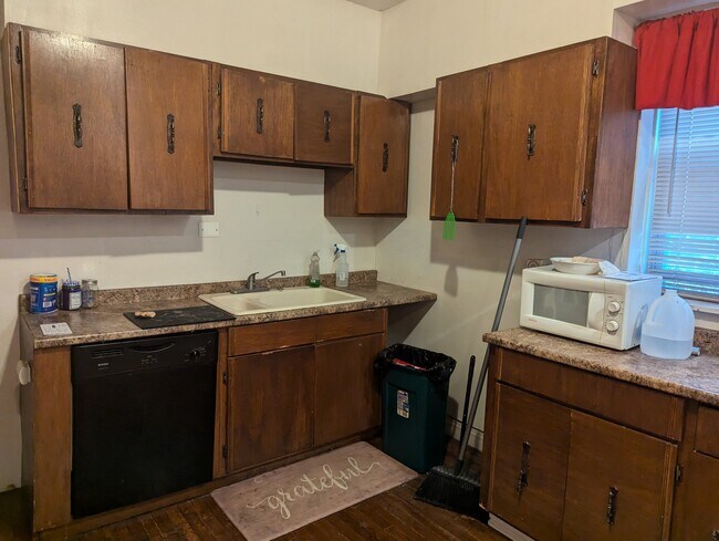 Building Photo - 1148 N Mayfield Ave