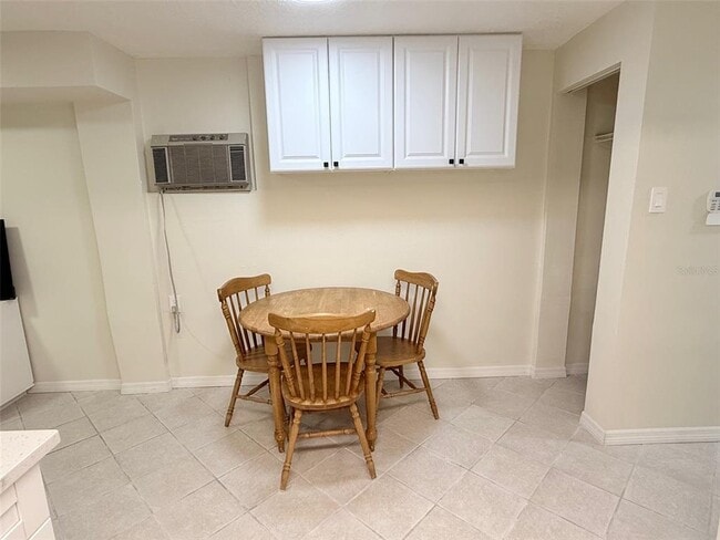 Building Photo - 707 40th St W