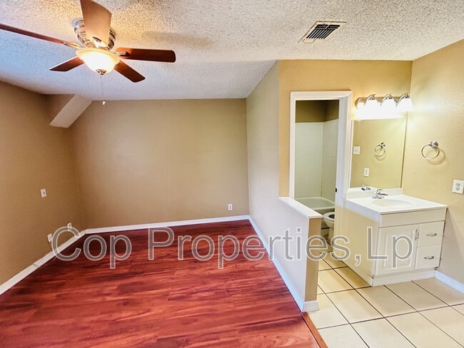 Building Photo - 1804 Gary’s Park