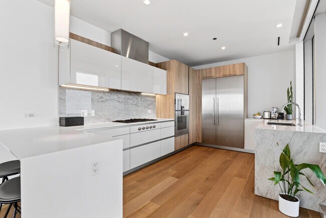 Building Photo - 363 E Wacker Dr