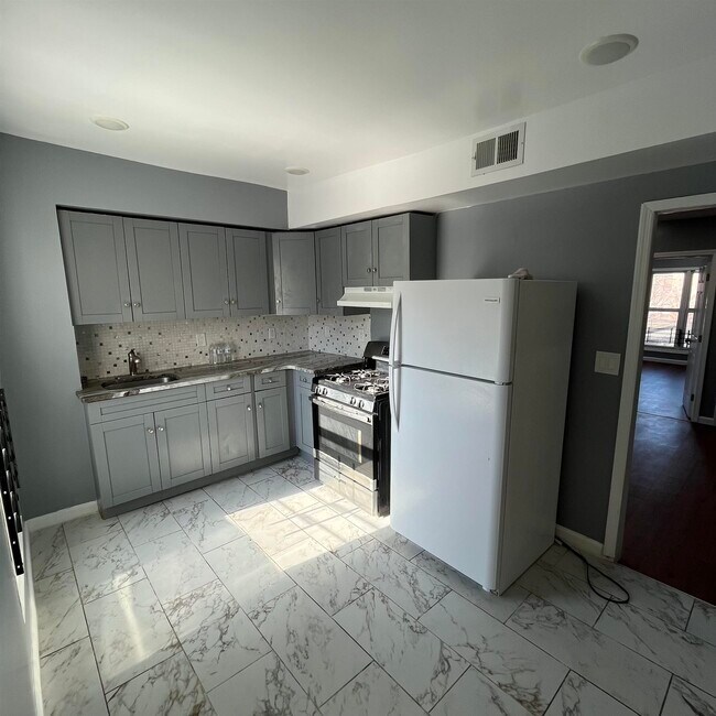 Building Photo - 115 Belmont Ave