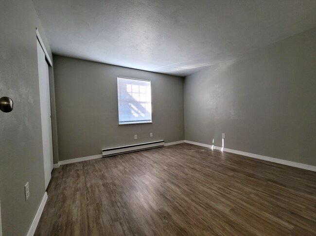 Building Photo - Beautiful 2 bedroom 1 bath in West Milton!