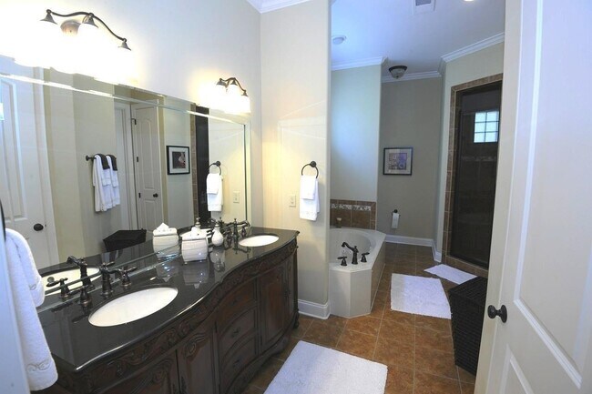 Building Photo - 3491 E Taplow Way