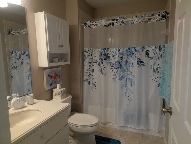 Building Photo - Lovely 2 bedroom, 1 bath home located in the beautiful community of the Legacy of Leesburg