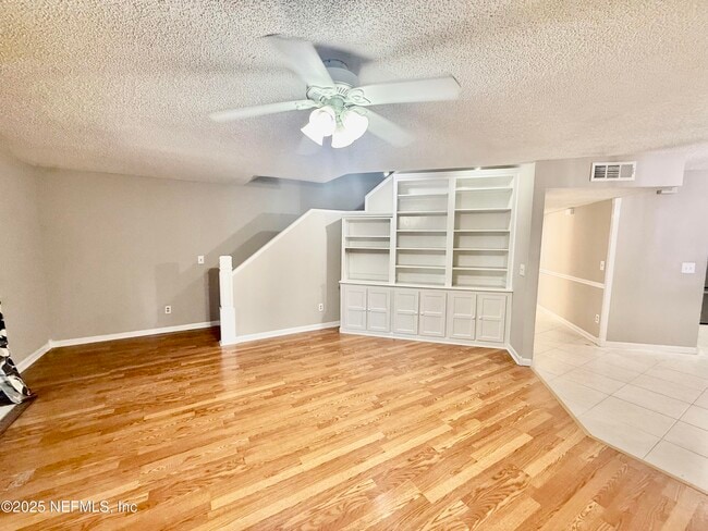 Building Photo - 1165 Fromage Cir E