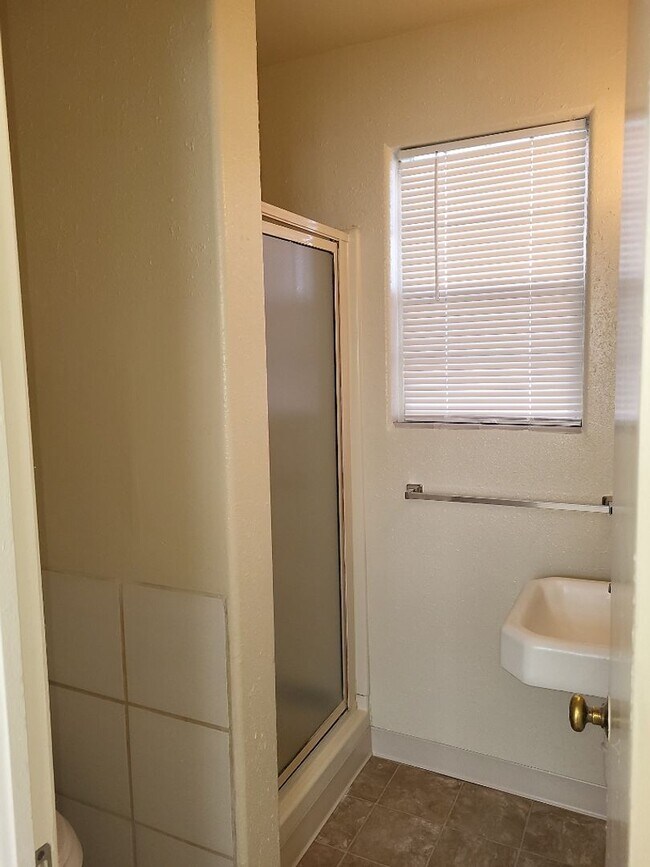 Building Photo - 915 Willow St