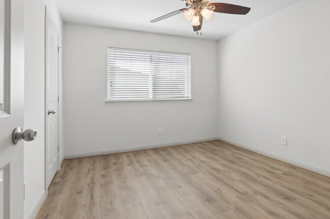 Building Photo - 6022 Beaudry Dr