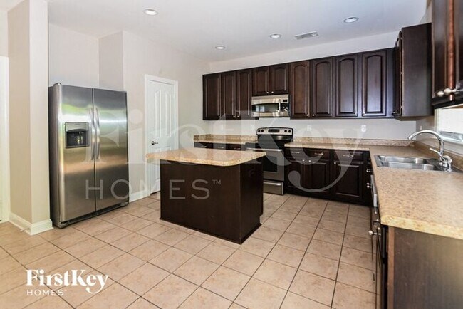 Building Photo - 123 Farmers Folly Dr