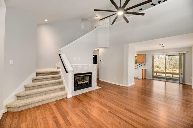 Building Photo - 9416 Bradner Dr