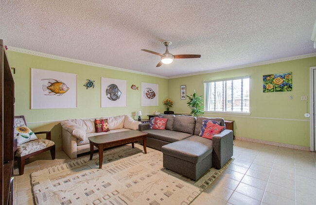 Building Photo - 11 San Jacinto Dr