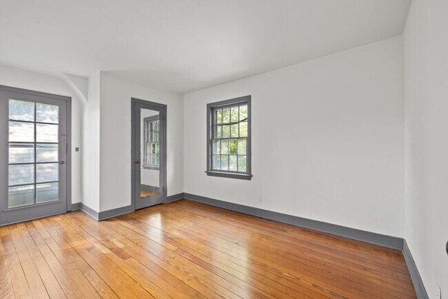 Building Photo - 251 S Jefferson St