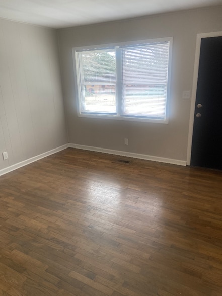 Building Photo - 2455 Rosen Ave