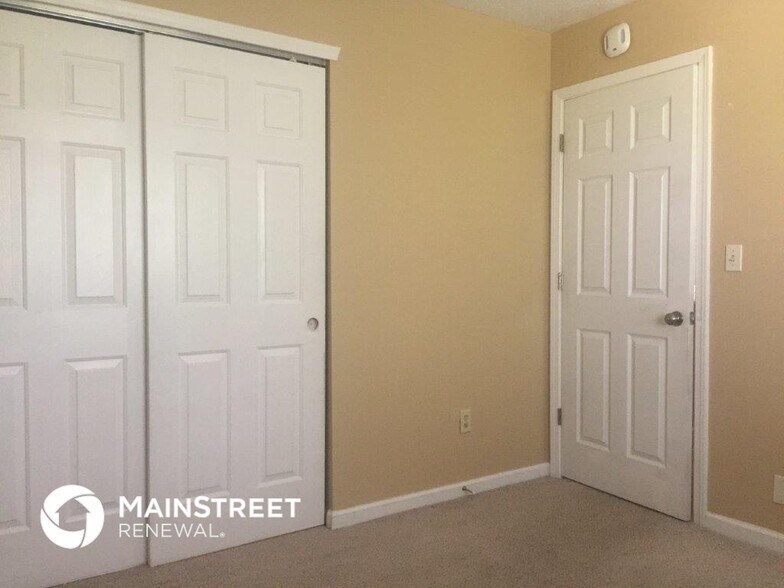 Building Photo - 4906 Clarkson Dr