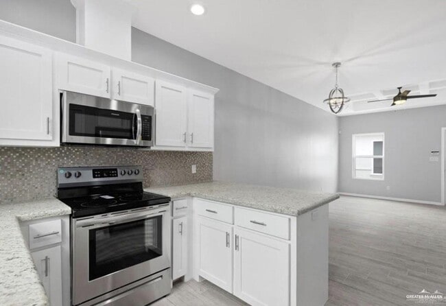 Building Photo - 10 Retama Ln