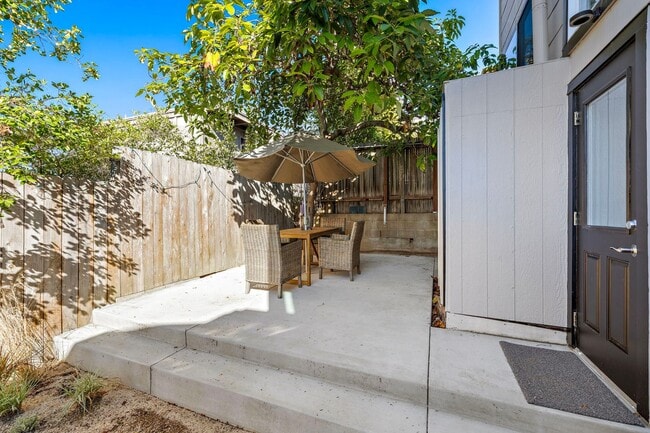 Building Photo - Woods Cove Ocean View Apartment