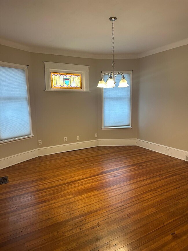 Building Photo - 24 Innis Ave