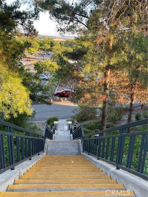 Building Photo - 32 Bogey Ln