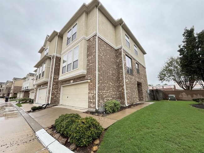 Primary Photo - 7814 Stoneyway Dr